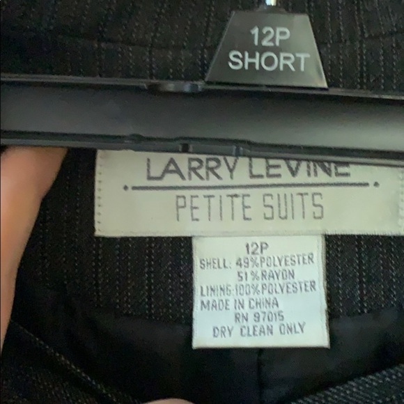 larry levine suit size 12p skirt and blazer set - Picture 4 of 5